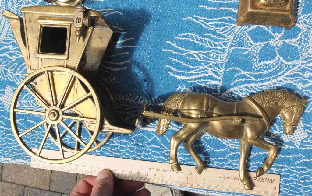 бронзовая статуэтка  Карета с лошадкой, Европа