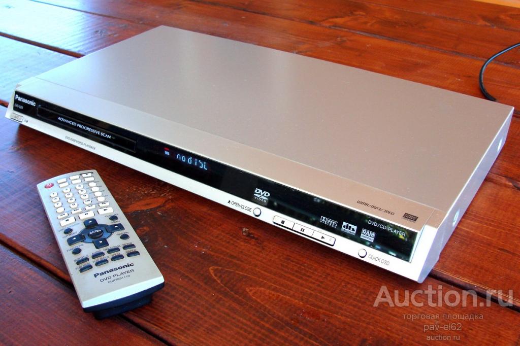 PANASONIC DVD-S29 видеоплеер, проигрыватель DVD/CD дисков в отличном рабочем состоянии.