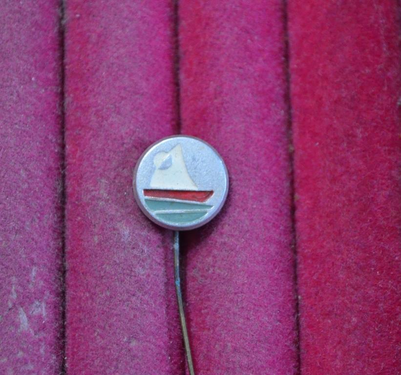 ЛОДКА ПАРУСНИК  иностранный значок   ЛИСТ № III