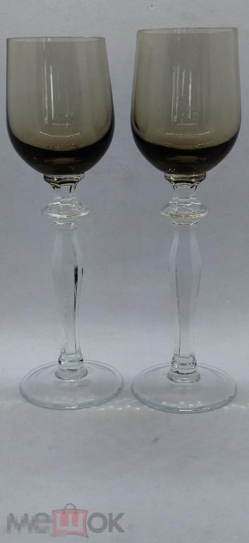 ВЫСОКИЕ РЮМКИ 15.5 см 2 шт ОДНИМ ЛОТОМ. ЦВЕТНОЕ СТЕКЛО. ЧЕХОСЛОВАКИЯ 