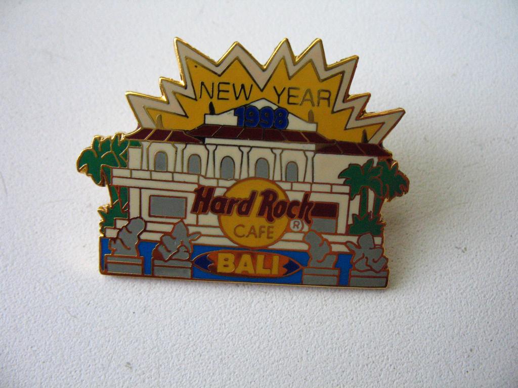 Значок Hard Rock Cafe Bali Хард-Рок Кафе Бали Новый Год 1998