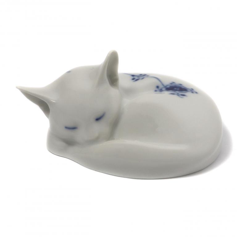Фарфоровая фигура "Спящая белая кошка". Royal Copenhagen