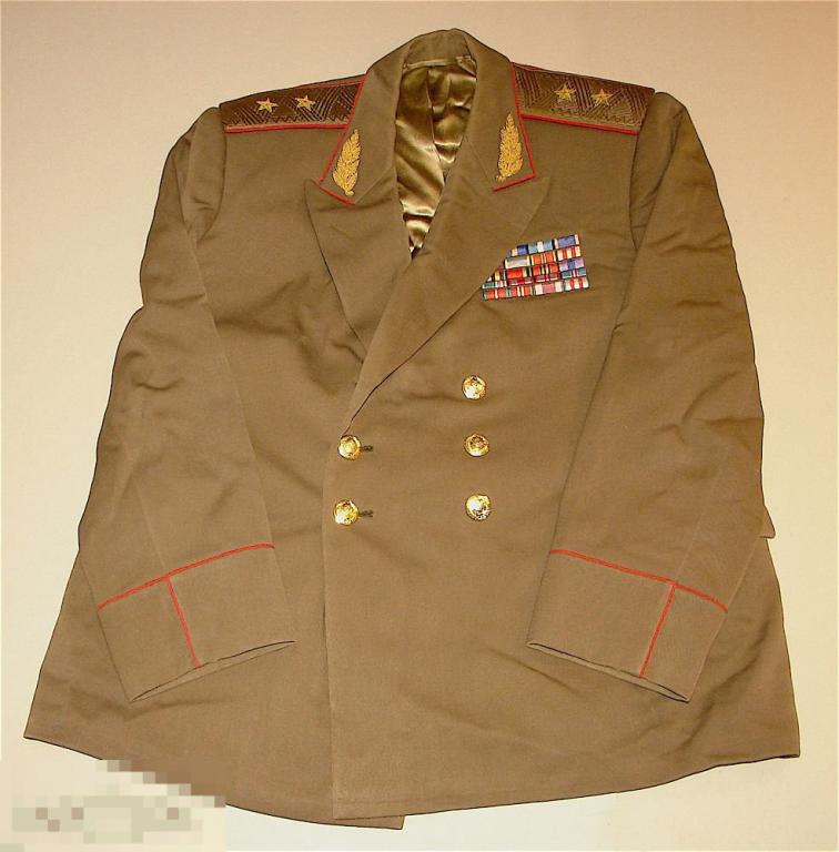 Генеральская форма. Китель и брюки.