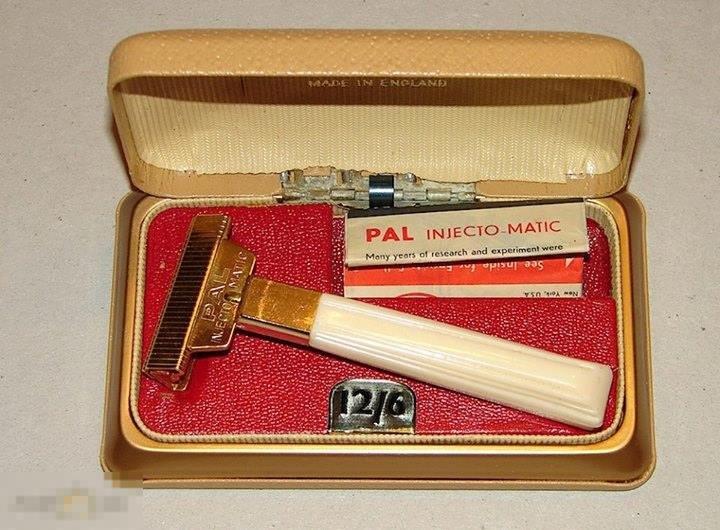 Бритвенный станок Pal DeLuxe Injecto-matic + три кассеты с лезвиями.