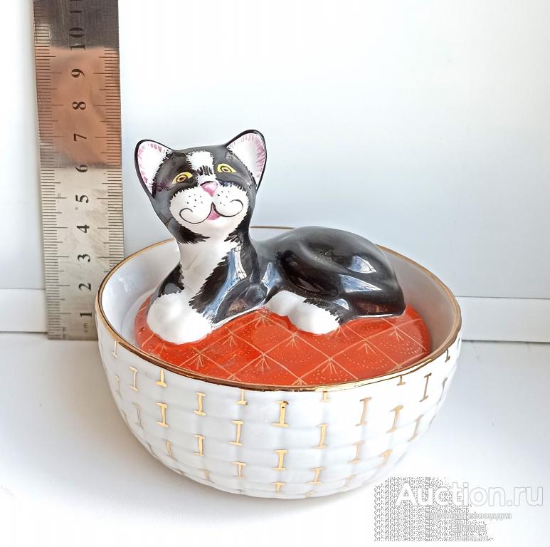 Вербилки. Фарфоровая статуэтка шкатулка Котенок в лукошке. Кот Кошка