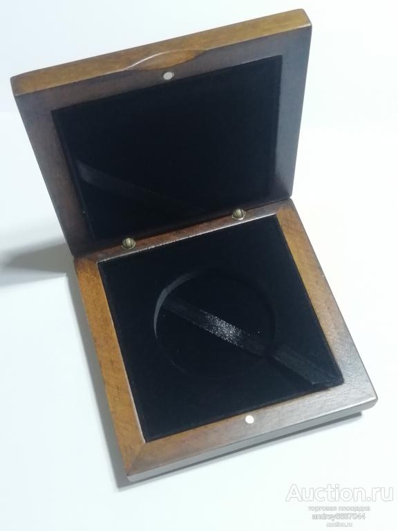 Деревянный футляр (коробка) для монеты (диаметр ячейки 45 мм) (2)