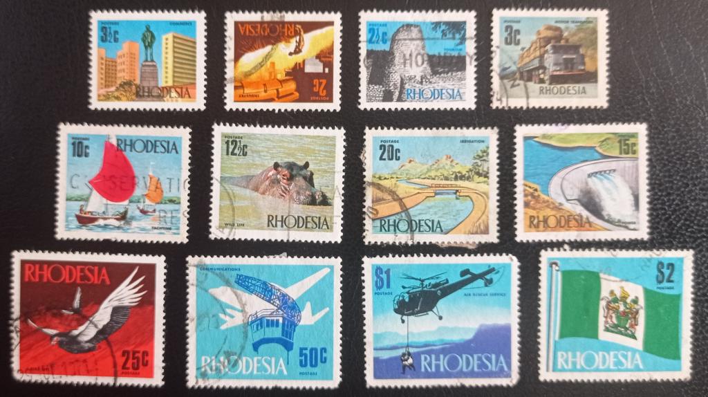 Родезия 1970–1973 гг. Стандарты. Архитектура, фауна, промышленность, флаг 12 марок гаш.