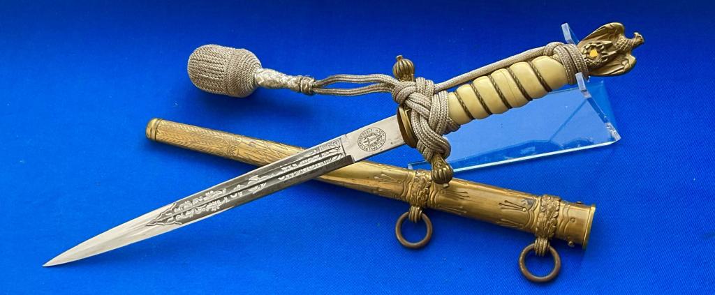 Кортик офицера немецких ВМФ Кригсмарине образца 1938 гола .Производитель- Пауль Вайерсберг Золинген