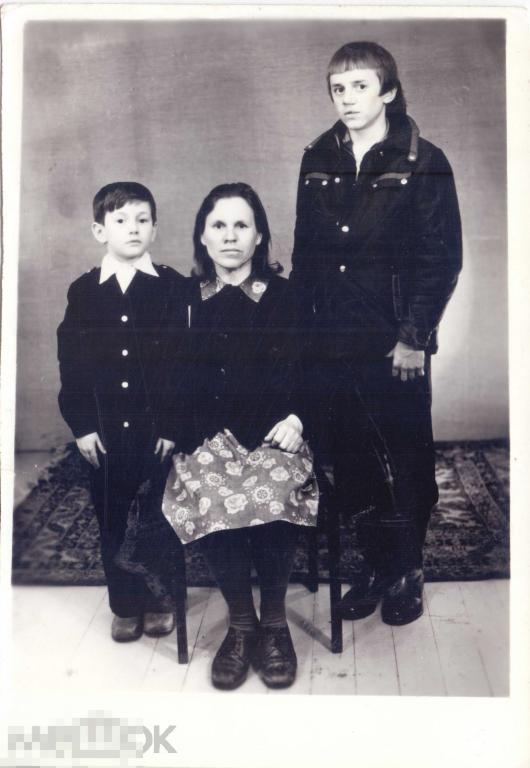 Семья. Мать с двумя сыновьями. 1970-80-е гг.