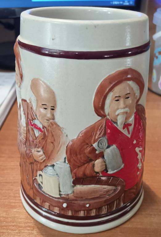 кружка пивная Бюргеры с пивом , Германия