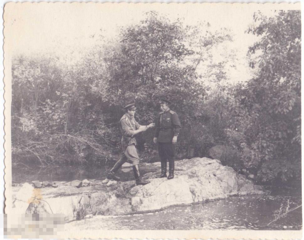 Сергиевский полигон. Два офицера. 1955 г.