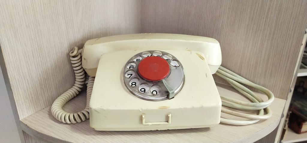 Телефонный аппарат. Болгария. 1977 год.