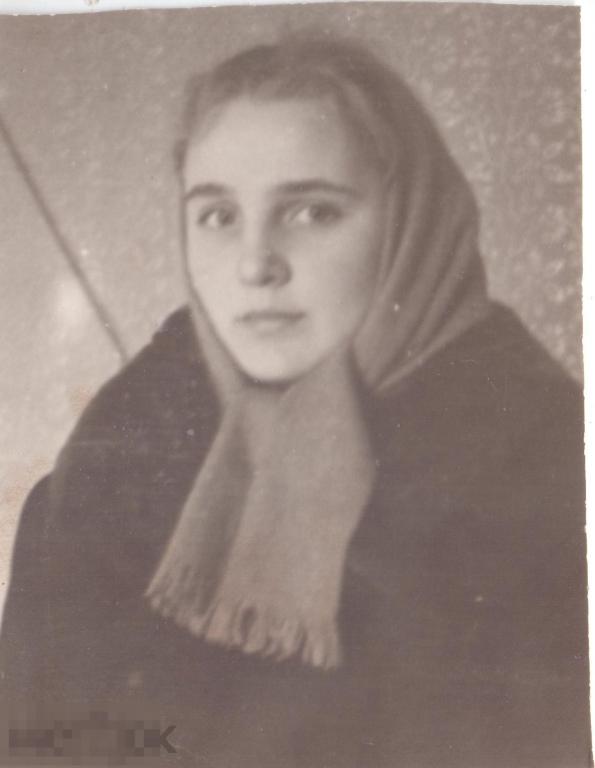Девушка в шали. 1960-70-е гг.