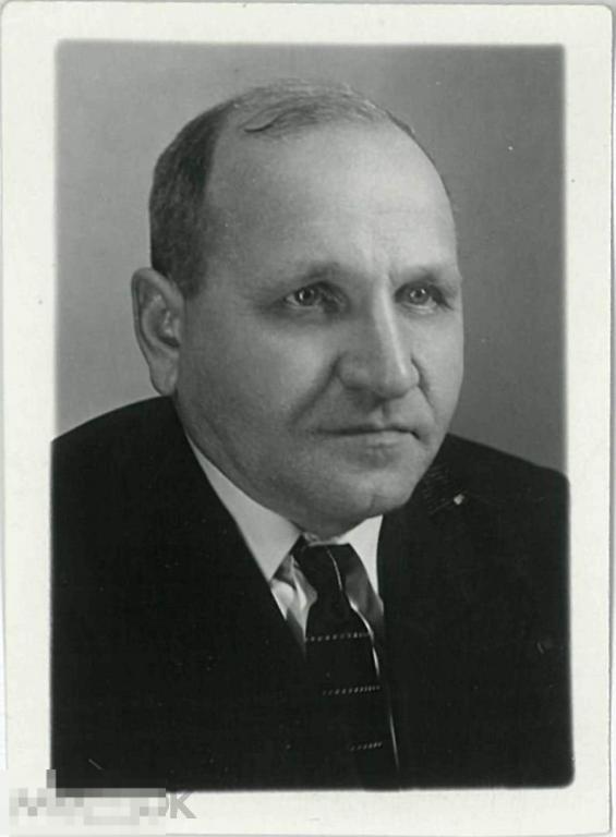 Мужчина в галстуке. Василий Иванович Назаров. Челябинск, 1956 г.