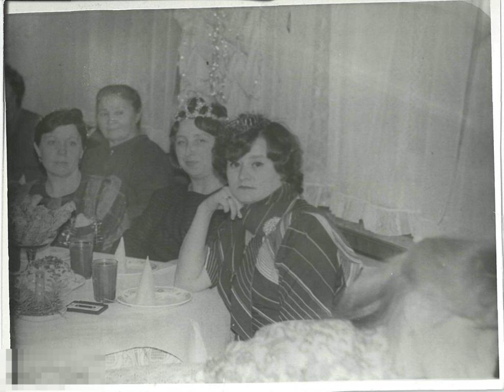 Женщины за новогодним столом. 1950-60-е гг.
