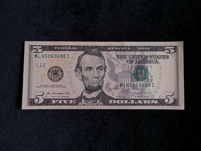 США 5 долларов 2013 года UNC