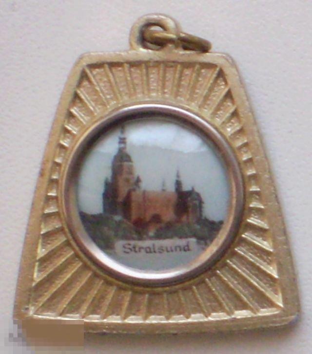 Германия. Штральзунд Stralsund. Медальон без колодки (брелок?). Алюминий, эмалевая вставка