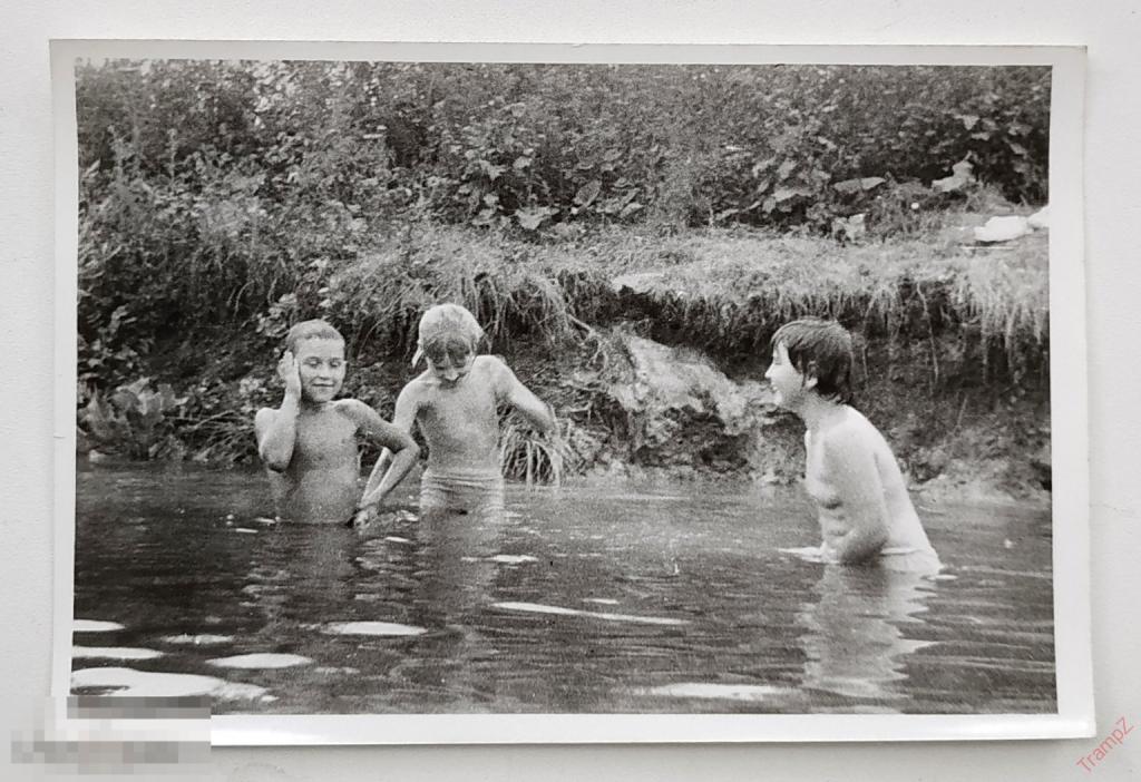 мальчики купаются Мальчики Купаются На Реке — стоковые фотографии и другие картинки Веселье -  Веселье, Вода, Горизонтальный - iStock
