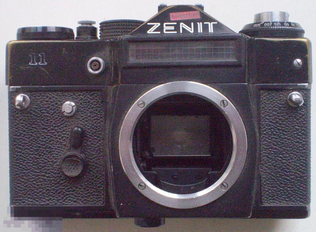 Зенит-11. Без объектива. Футляр, без ремешка