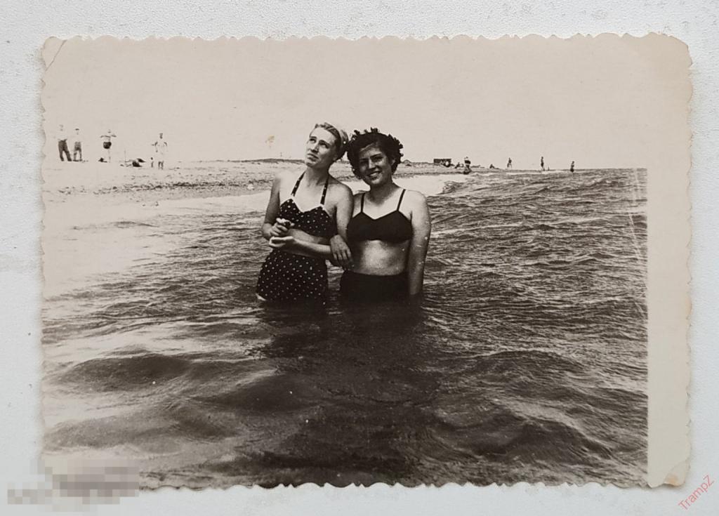 Фотография девушки в купальниках море пляжная мода #122