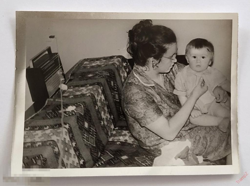 Фотография женщина с ребенком, радио радиоприемник #115*