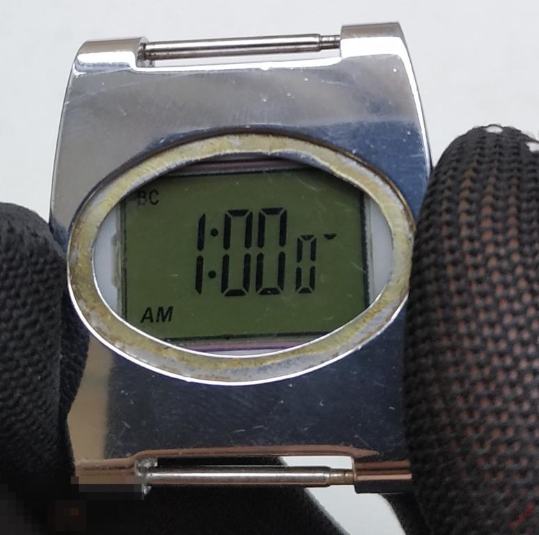 Часы кварцевые электронные (в ремонт) #К2* 