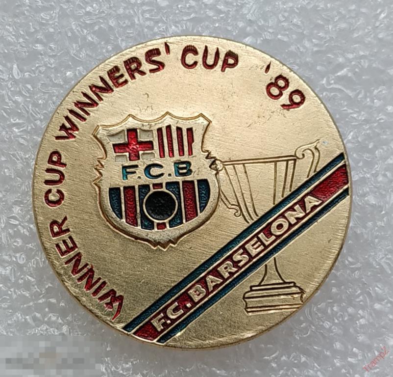 Знак Winners cup Обладатель кубка чемпионов Барселона 1989  футбол #25*