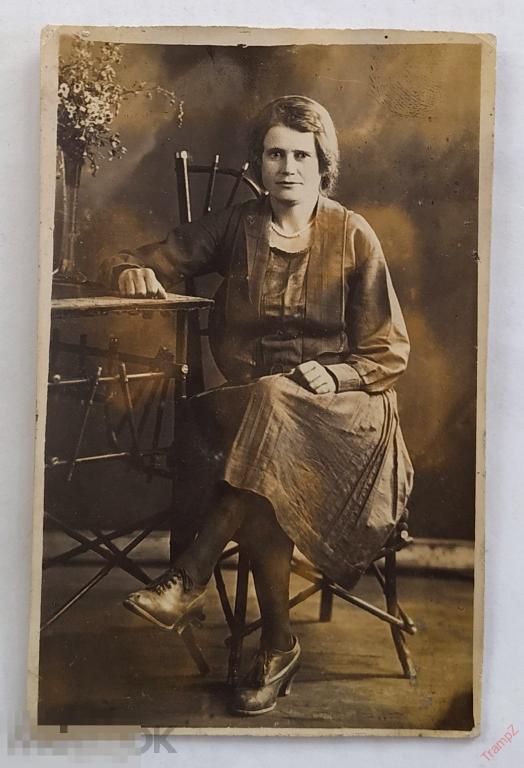 Фотография портрет женщина в платье, одежда мода прическа 1930-е #117