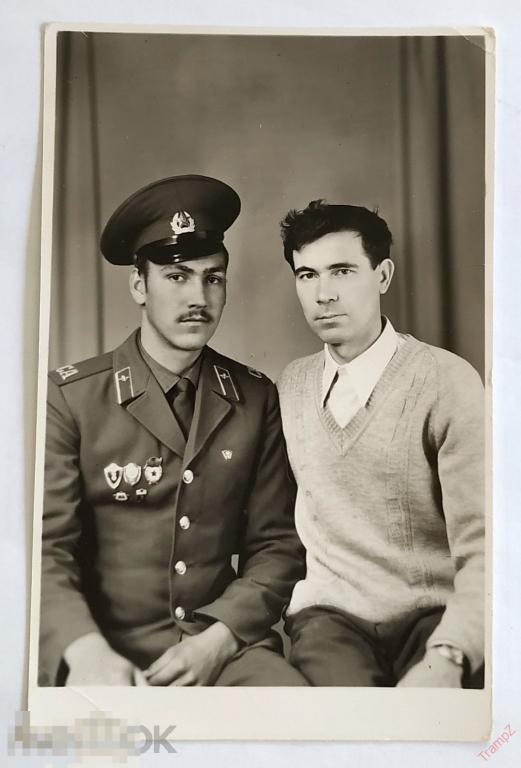 Фотография парни мужчины военнослужащий эмблемы ВДВ десантник знак Гвардия форма #120*