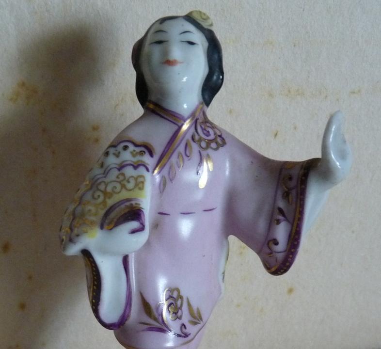 Статуэтка фарфоровая "Китаянка с веером", Гжель,1950-1960ые, СССР