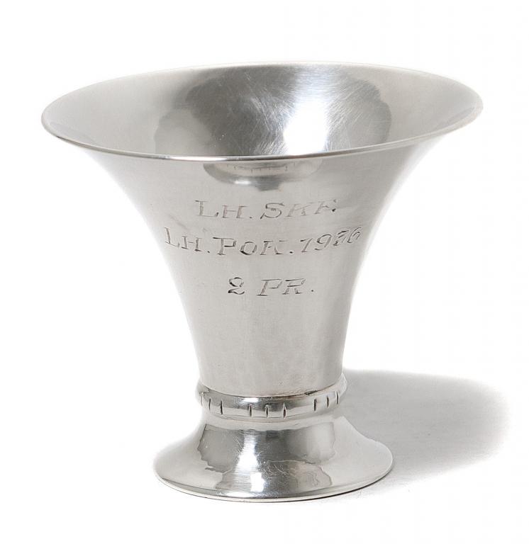 Серебряная рюмка в виде кубка. Швеция, 1936 год.