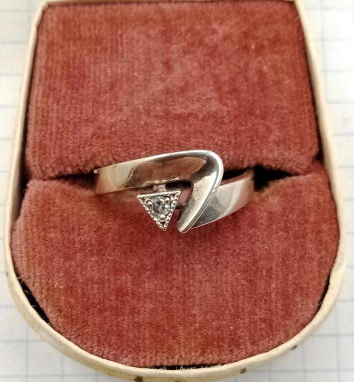Кольцо серебро 2,37 гр. Р-р 14,5 (027939)