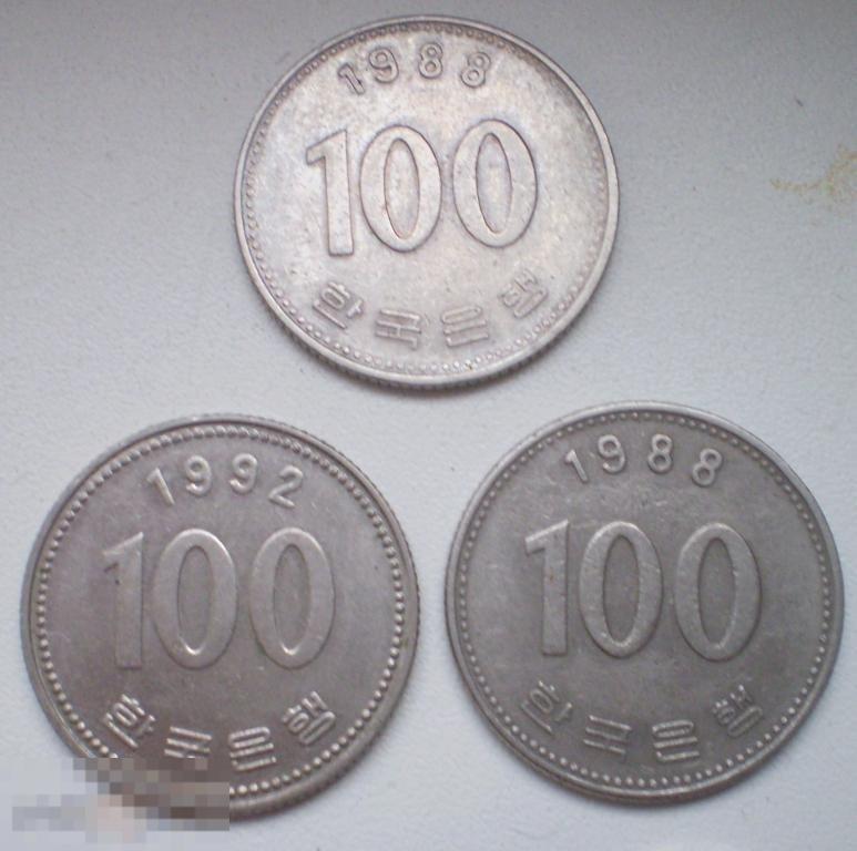 Южная Корея. 100 вон. 3 шт. 1988, 1992 гг.
