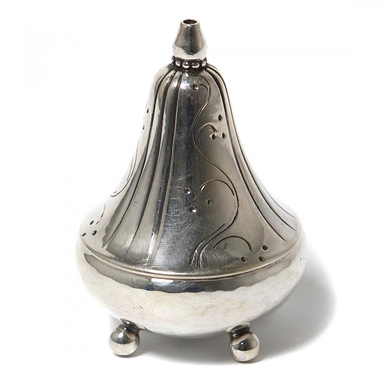 Дизайнерская серебряная перечница. Georg Jensen, Дания.