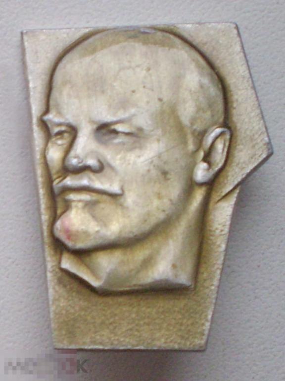 Ленин в пол-оборота. Серебристый