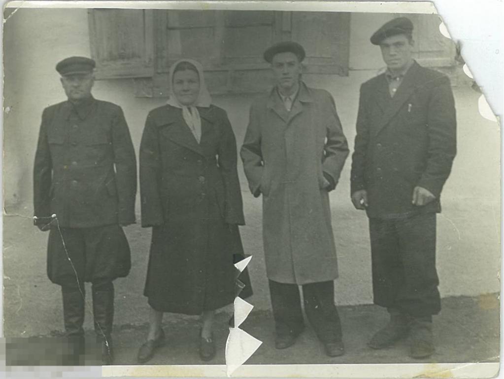 В колхозе Ворошилова в сентябре 1955 г. Саранчин Коля и Глазунов Коля