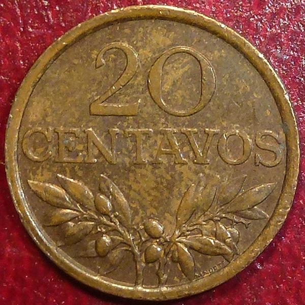 Португалия 20 сентаво 1974 года.