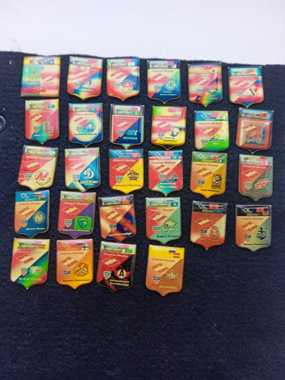 знаки хк  "СПАРТАК МОСКВА" матчевые набор 28 шт. Одним лотом.