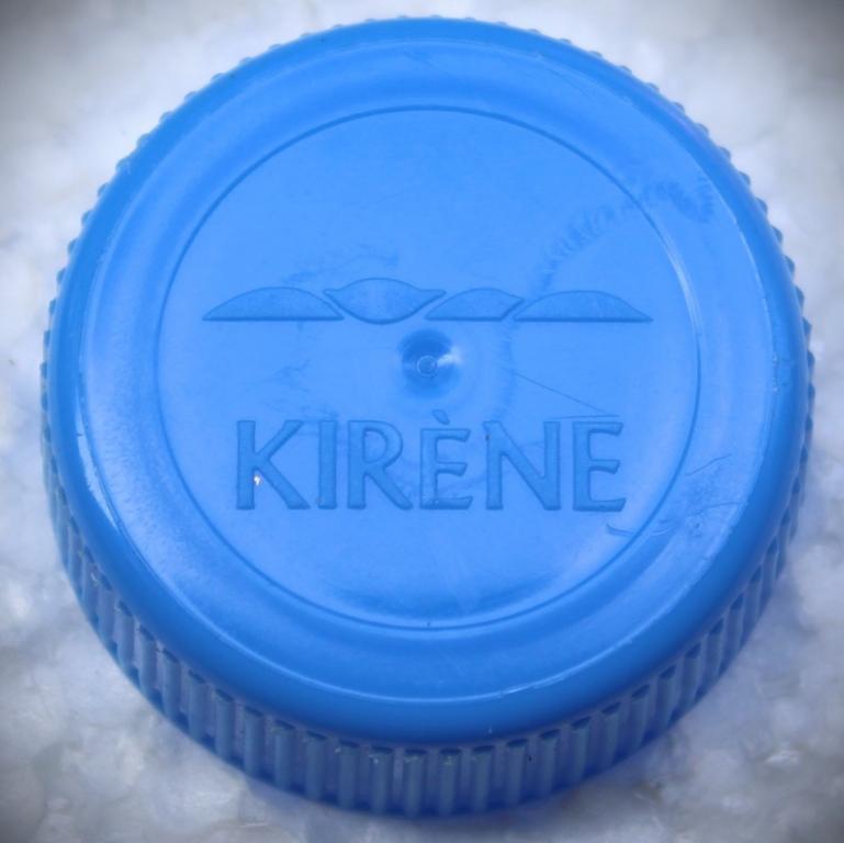 Сенегал. ПЭТ Пластиковая крышка от минеральной воды KIRENE