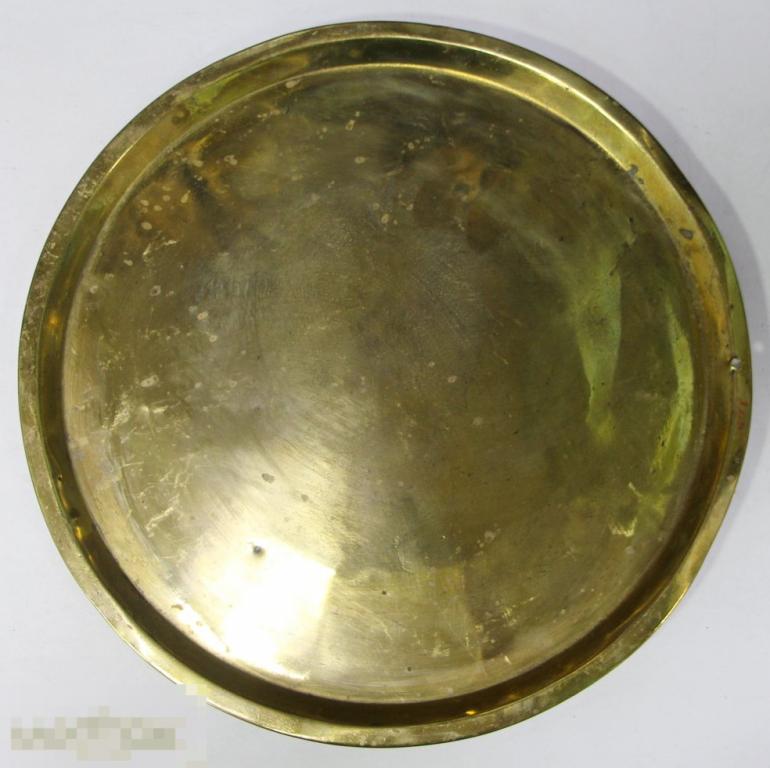 Поднос латунный старинный. Клеймо Аленчиков и Зимин. Москва. Диаметр 40 см