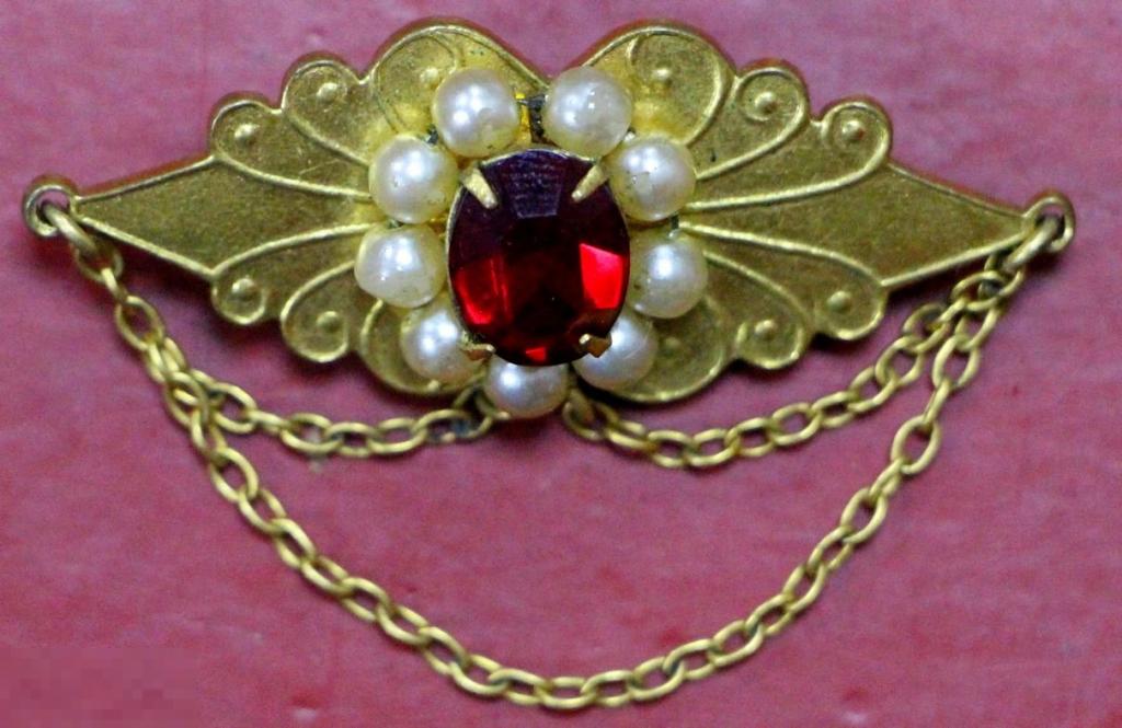 Винтажная брошь периода СССР. Латунь. Позолота. Клеймо ОДЮ