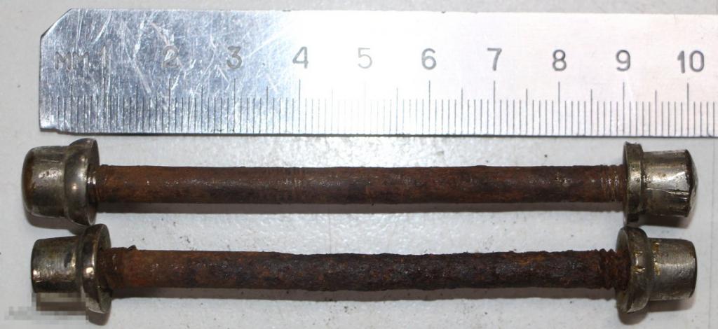 Шпильки с малинками от самоварных ручек. Пара №15. Запчасть от самовара.