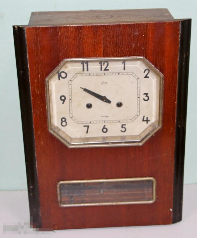 Часы настенные ЯНТАРЬ ОЧЗ. 1961 год.