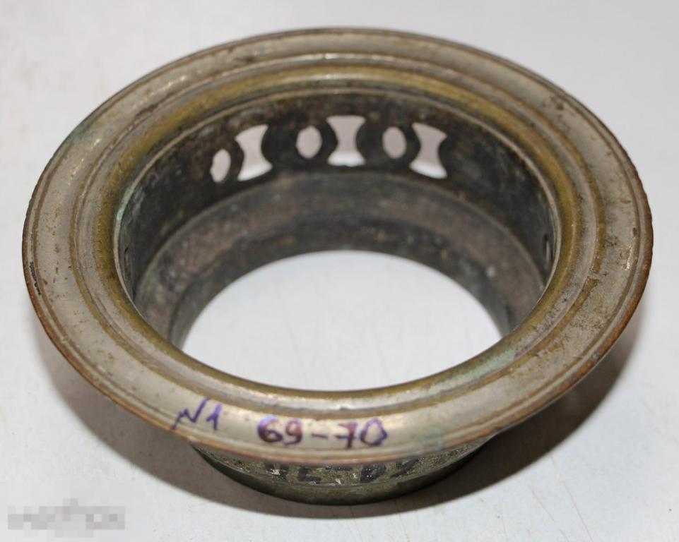 Конфорка №1. Литая.  Диаметр посадочный 69-70 мм. Запчасть от самовара.