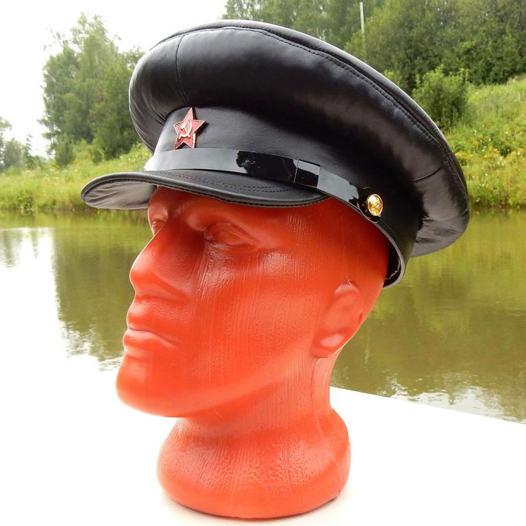 Кожаная фуражка НКВД, кожаный картуз чекиста, фуражка комиссара