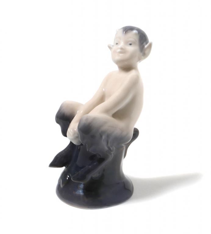 Фарфоровая фигура "Фавн на пеньке". Royal Copenhagen