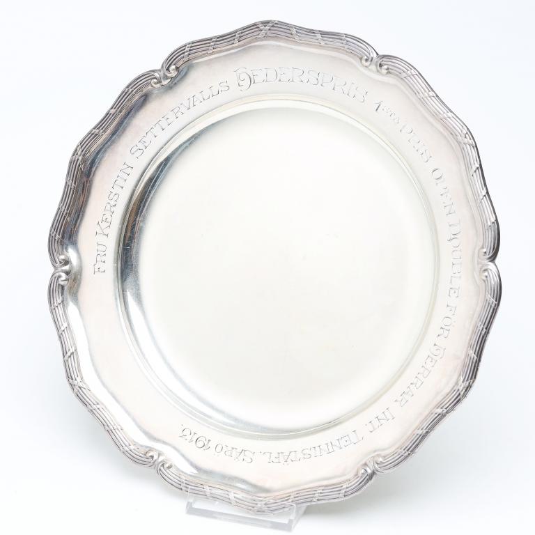 Серебряная тарелка (подставка или поднос).  Швеция, 1913 год.