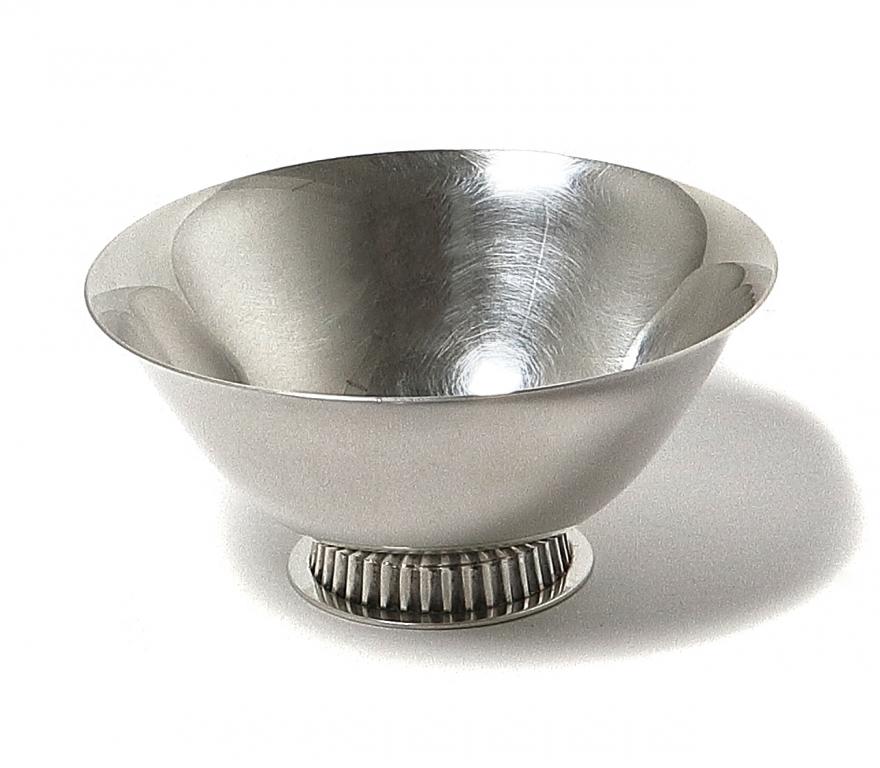 Дизайнерская серебряная ваза. Швеция, 1968 год.