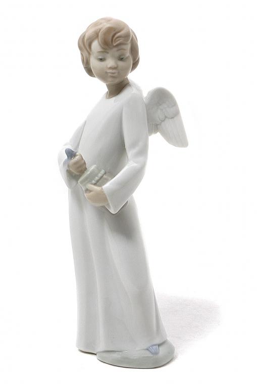 Фарфоровая фигура "Ангел". NAO by Lladro