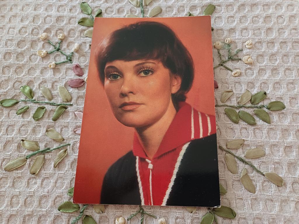 Арт. Людмила Гладунко. Ленинградское отделение БПСК. 1977 г .